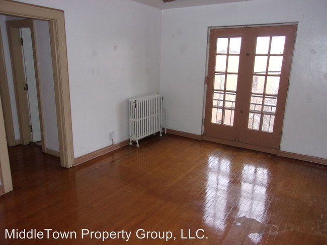 Building Photo - 522 W Adams St