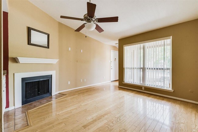 Building Photo - 2125 Augusta Dr