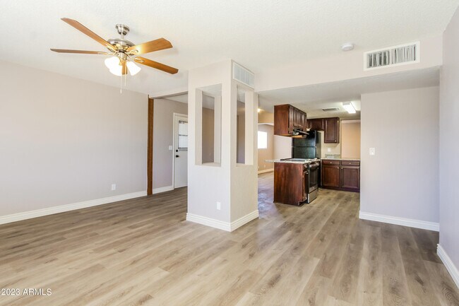 Foto del edificio - 3414 W Cholla St