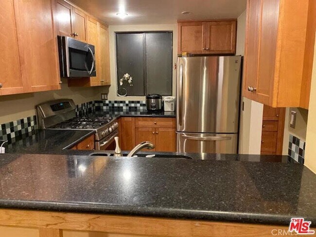 Foto del edificio - 12717 Mitchell Ave
