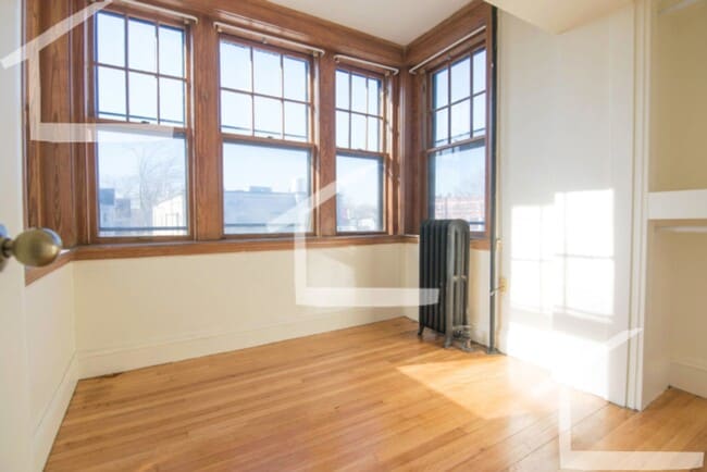 Packards Corner 3 bed Utilities inc 1266 per person 9.1.26 HW Floors Laundry Students ok - Packards Corner 3 bed Utilities inc 1266 per person 9.1.26 HW Floors Laundry Students ok House