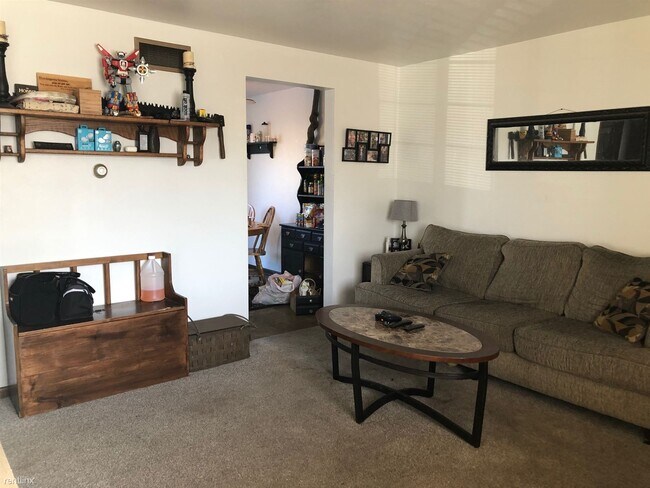 Foto del edificio - 2 br, 1.5 bath Townhome - 427 Manor Rd