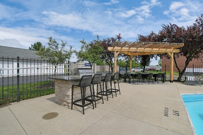 Building Photo - FPN - Fountain Place Apartments