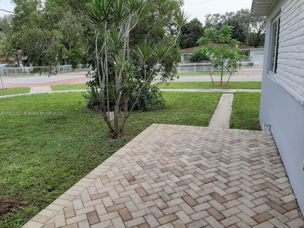Foto principal - 13300 NE 10th Ave