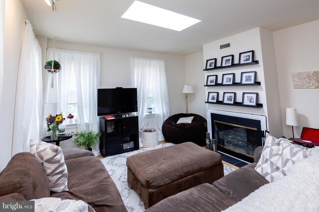 Foto del edificio - 2212 Fairmount Ave