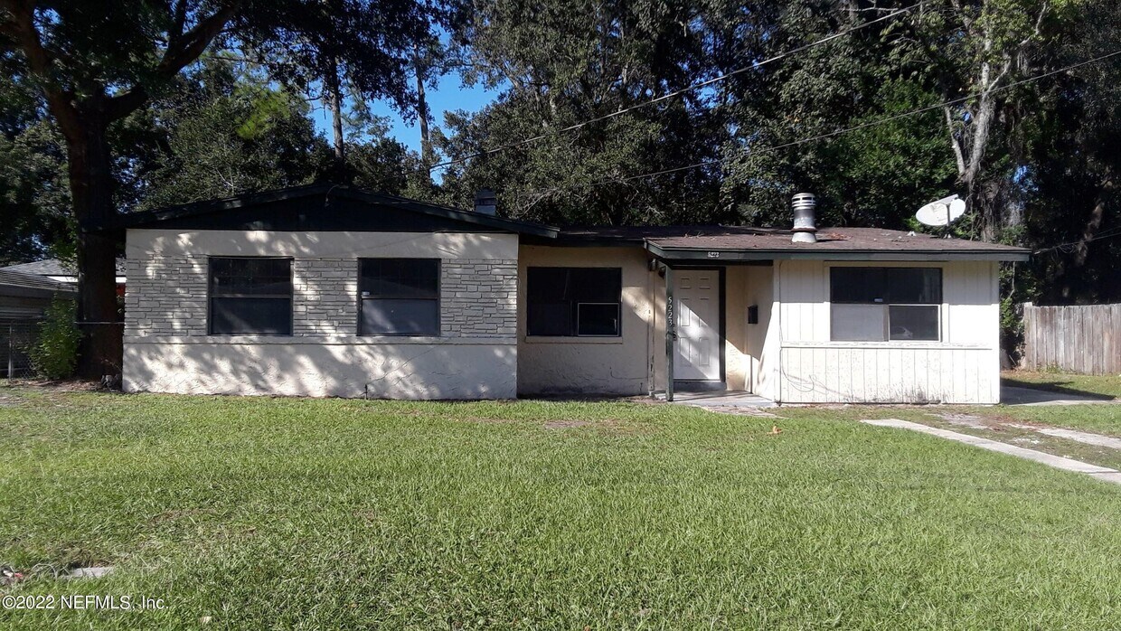 Primary Photo - 5223 Pennant Dr