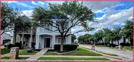 Building Photo - 10773 Traymore Dr