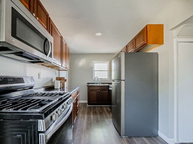 Foto del edificio - AVAILABLE NOW! Beautifully Updated Warren ...