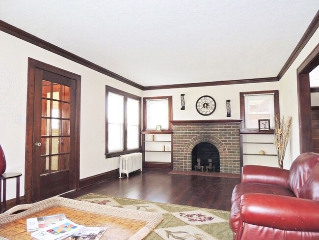 Foto del edificio - 4 Bed - 1.5 Bath Colonial for Rent in Euclid!