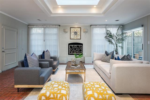 Foto del edificio - 4625 N Versailles Ave