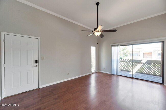 Foto del edificio - 3600 Hayden Rd
