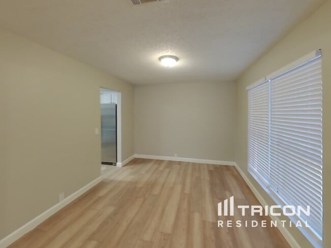 Foto del edificio - 1204 Shakleford Cir