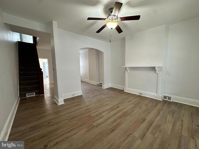 Foto del edificio - 7 6th Ave