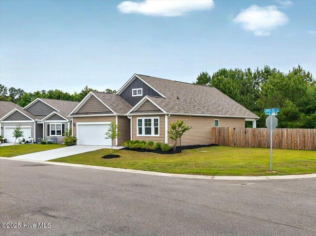 Building Photo - 1338 Cadbury Castle Dr SE