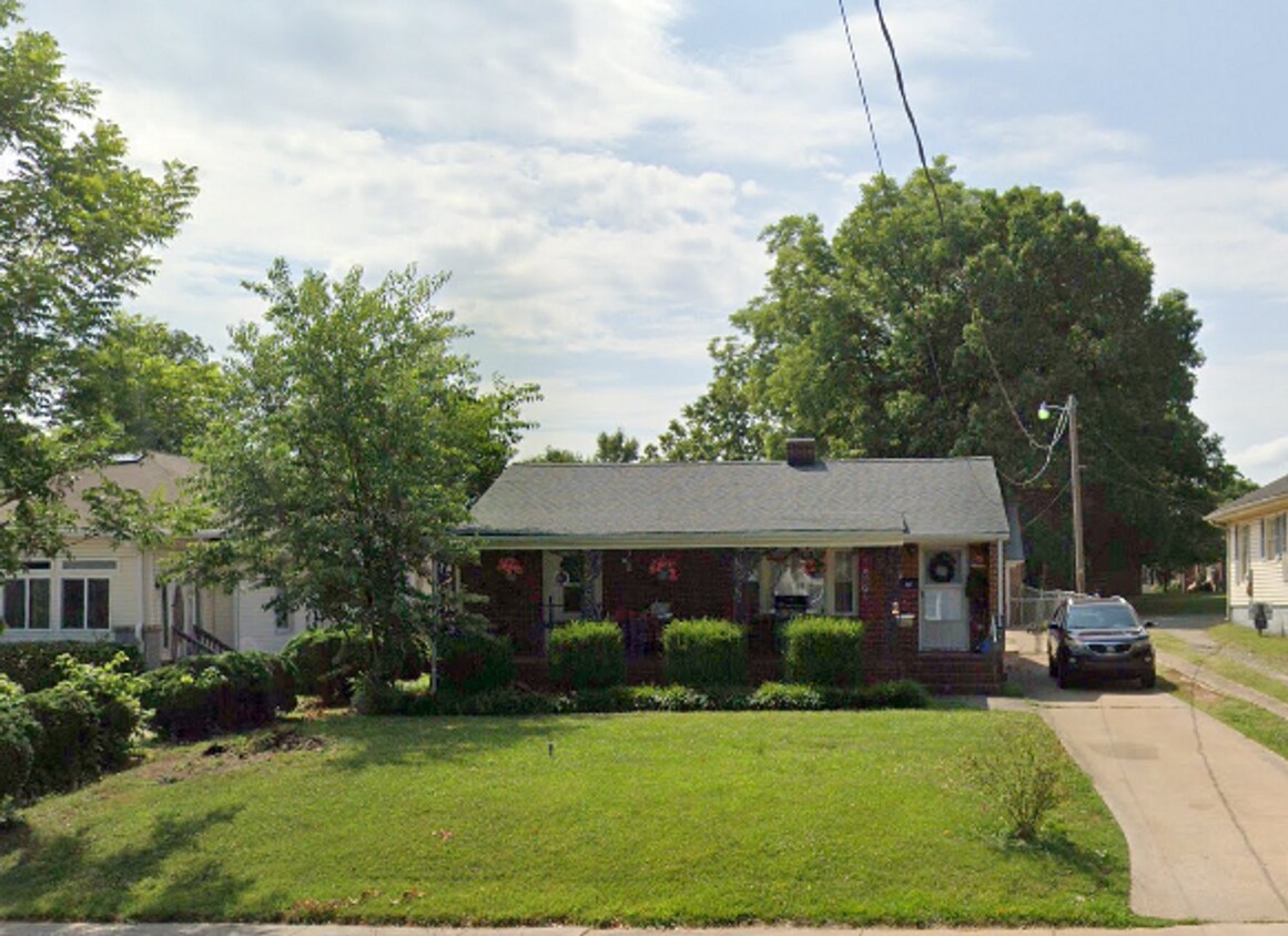 Foto principal - Charming 3 bd, 1.5 ba home!