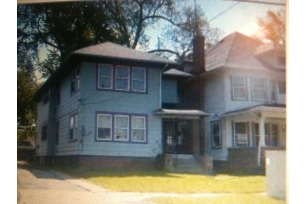 Duplex Photo - 610 Parker Ave