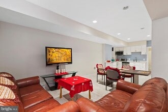 Building Photo - 43610 Aldie Mill Ct