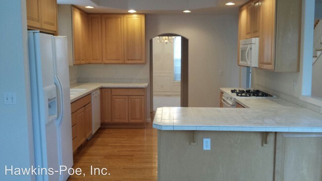 Building Photo - 4 br, 2.5 bath House - 3723 Broadmoor Dr  NE
