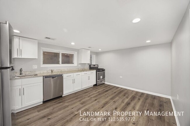 Foto del edificio - 3817 N Sawyer Ave