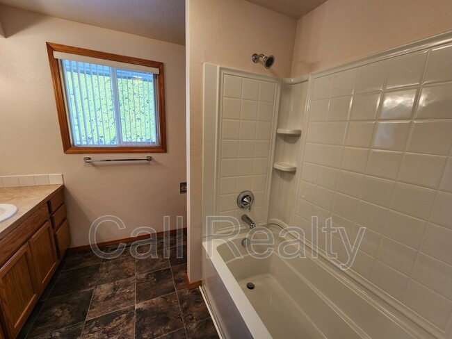 Foto del edificio - 8423 E Valleyway Ave