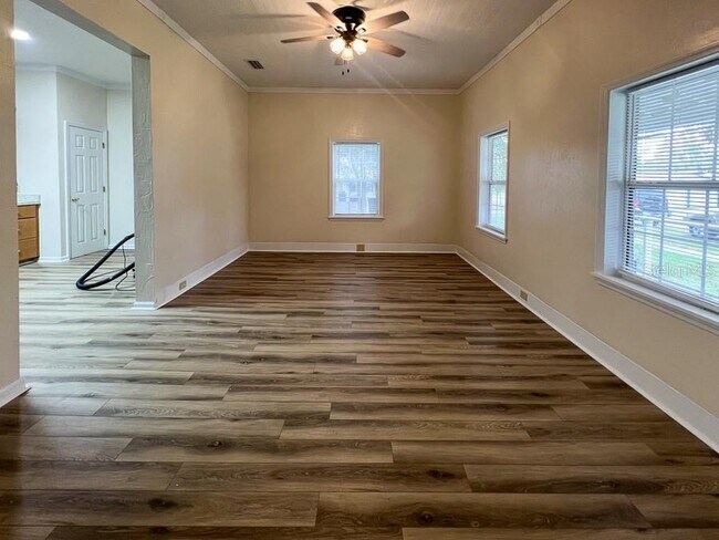 Foto del edificio - 14437 Earle St