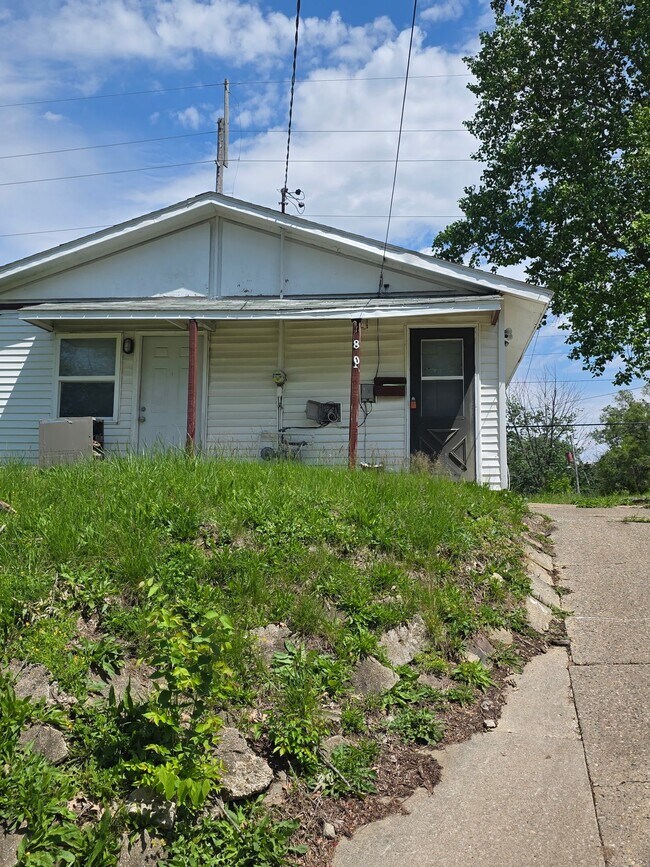 Foto del edificio - 801 Cantrell Heights St