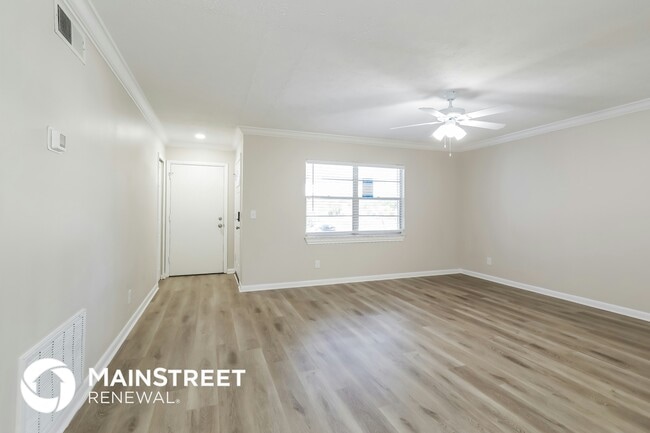 Building Photo - 8203 Ireland Dr