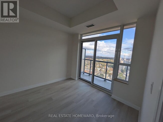 Photo du bâtiment - 3270 Sheppard Ave E