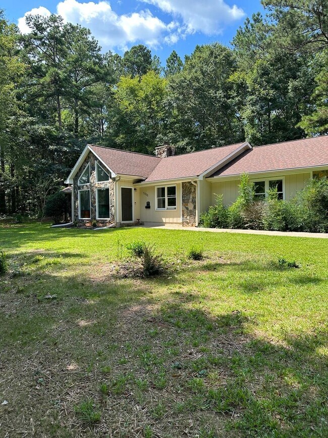 Foto del edificio - 3 Bedroom Single Family Home in Fairburn