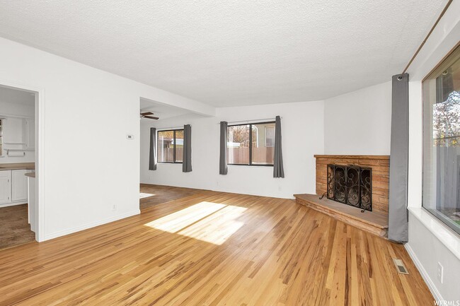 Foto del edificio - 2627 Jasper St