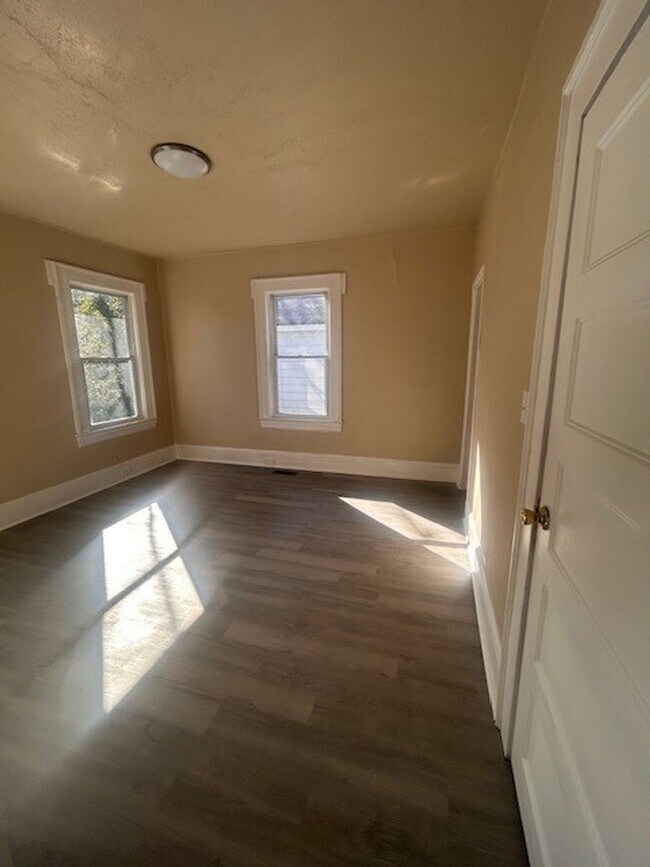 Foto del edificio - ****** $200 OFF FIRST FULL MONTH OF RENT!! ******