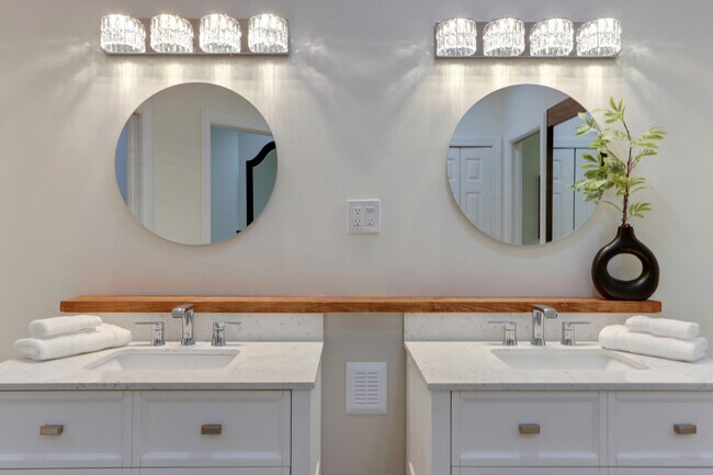 Building Photo - 9858 Perfect Dr