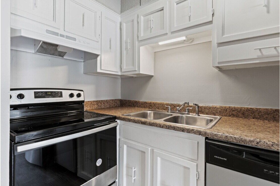 Foto principal - 800 Anderson Ln