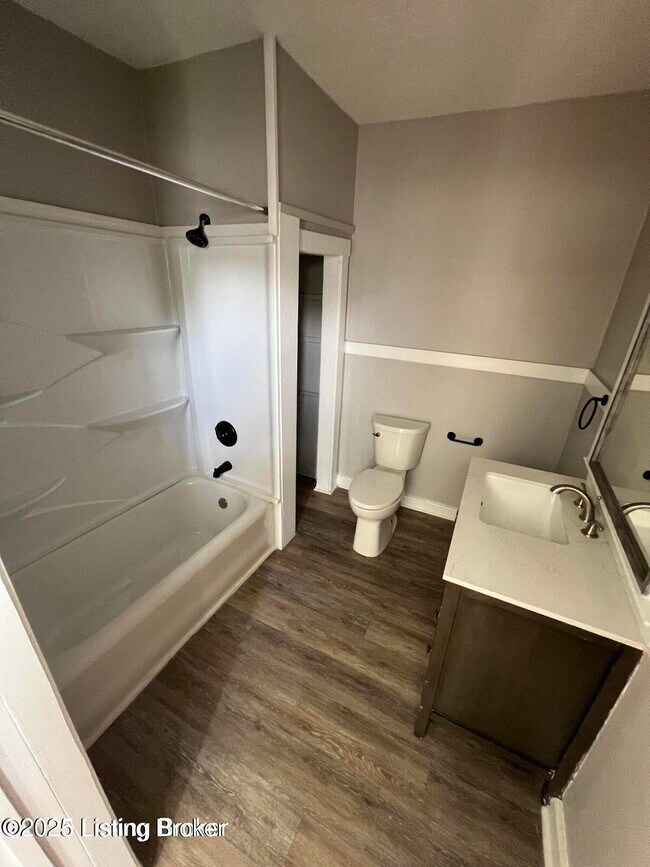 Foto del edificio - 1342 Hickory St