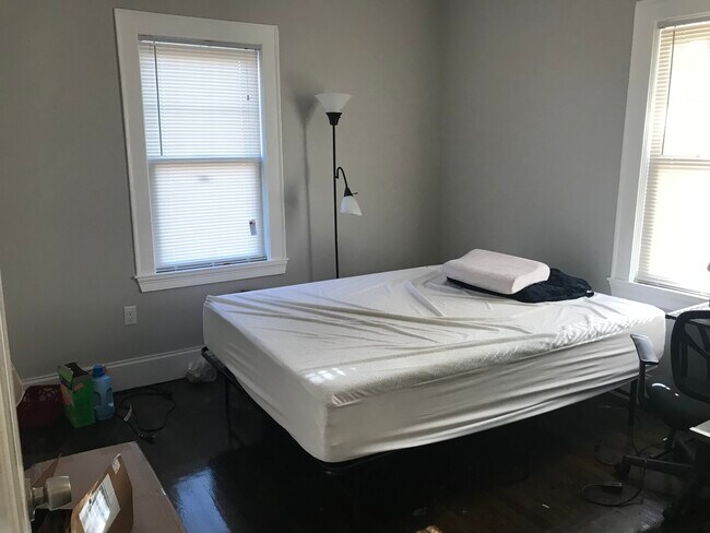 Foto del edificio - 273 Parker Hill Ave