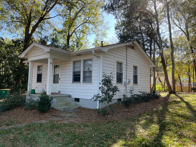 Foto del edificio - Cozy 1BR Normaltown Home