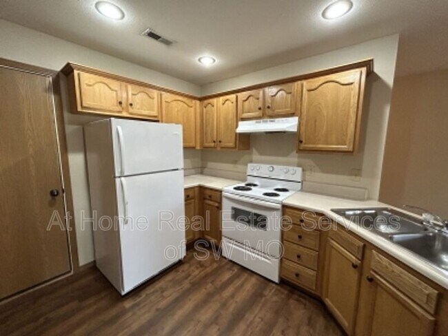 Foto del edificio - 1143 S Clifton Ave