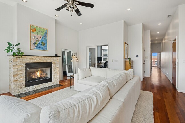 Foto del edificio - 1719 N Western Ave