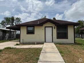 Building Photo - 2106 Zimmerman St