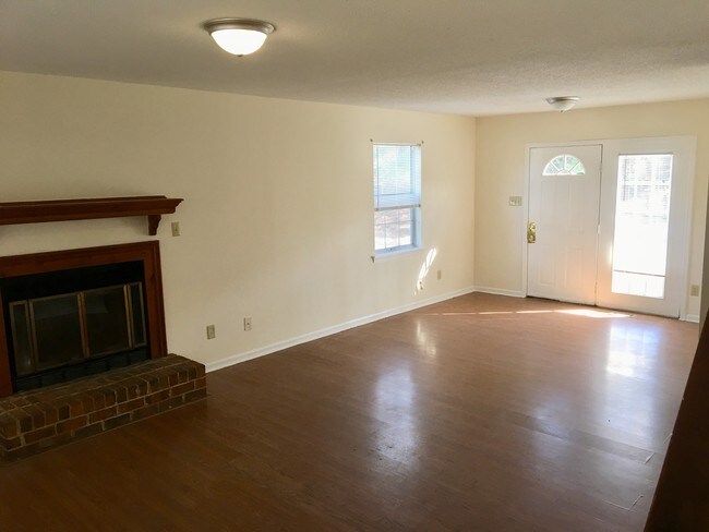 Building Photo - 1103 Horton Rd
