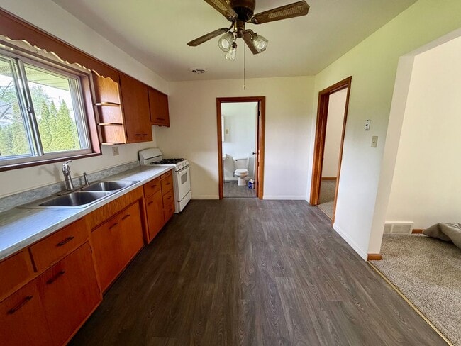 Building Photo - 1001 Basilone Dr