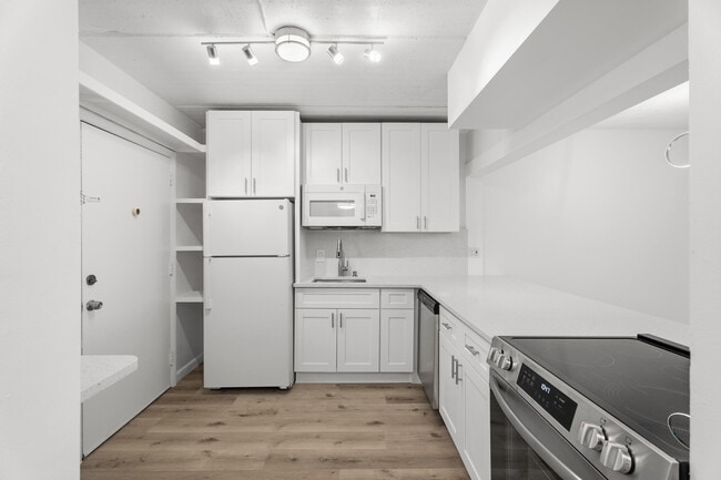 Building Photo - 4500 N Flagler Dr