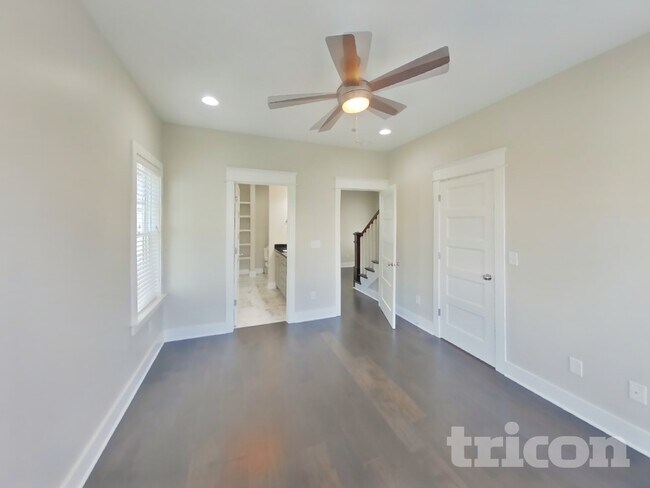 Building Photo - 1242 Hillwood Private Cove