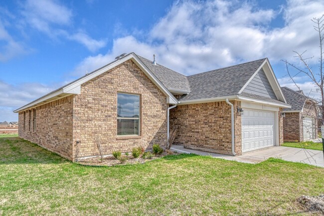 Building Photo - Brand New Construction in Savannah Estates!