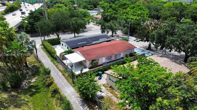 Foto del edificio - 286 NW 39th St