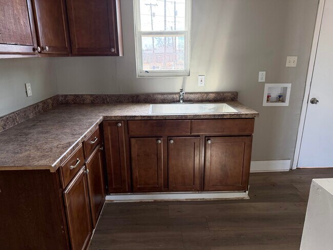 Building Photo - 2906 Beech Ave