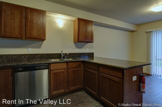 Building Photo - E. Kinzi Cir