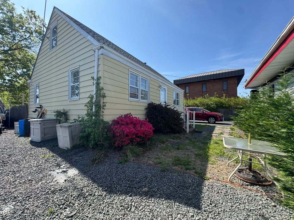 Photo - 1424 Saint Georges Ave (Avenel, NJ)