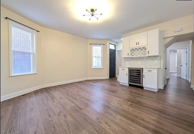 Foto del edificio - Charming 4 beds 3 baths in Cleveland!