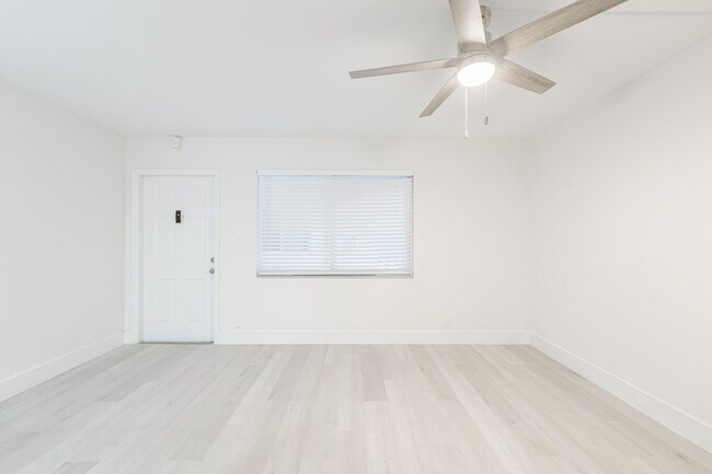 Foto del edificio - Oakland Park Villas